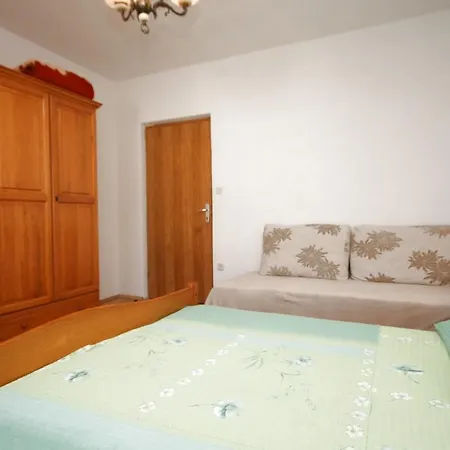 Studio 6827a Apartment